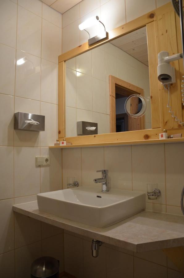 Pension Zum Schreiner Hermagor-Pressegger See Exterior foto